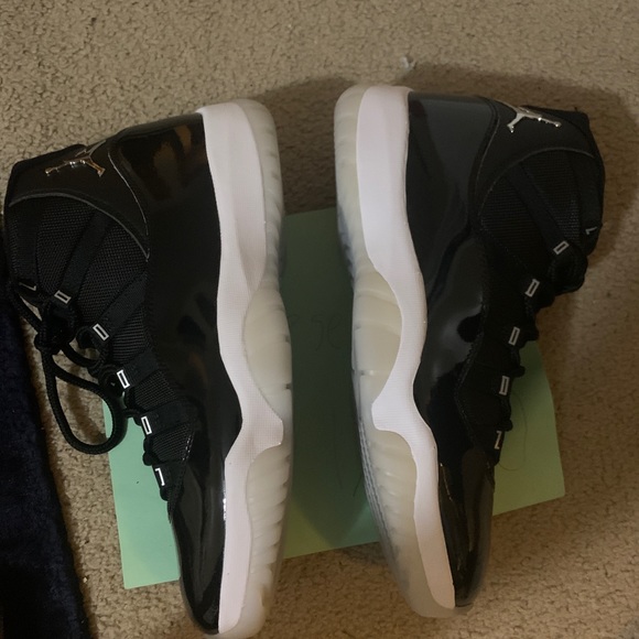 Air Jordan 11 Jubilee - Picture 5 of 6